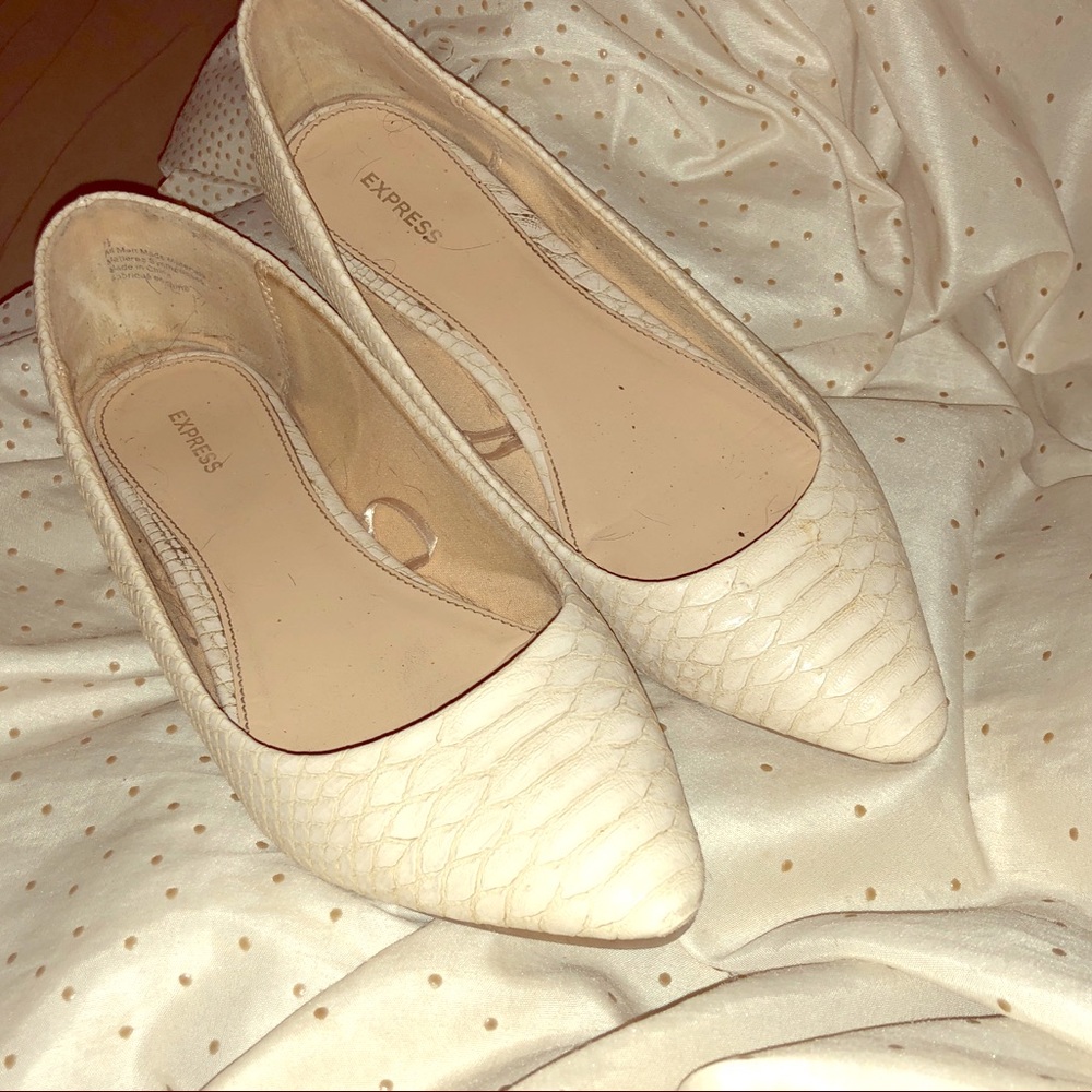Express pointed toe flats
